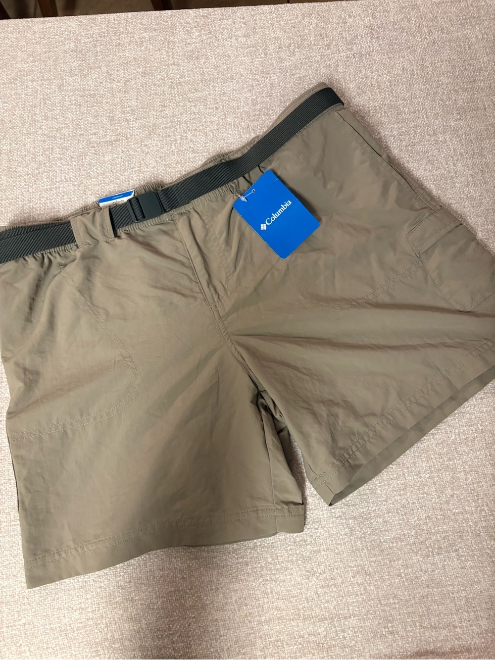 NWT Women’s Columbia Olive Green Outdoor Court Shorts Size  L